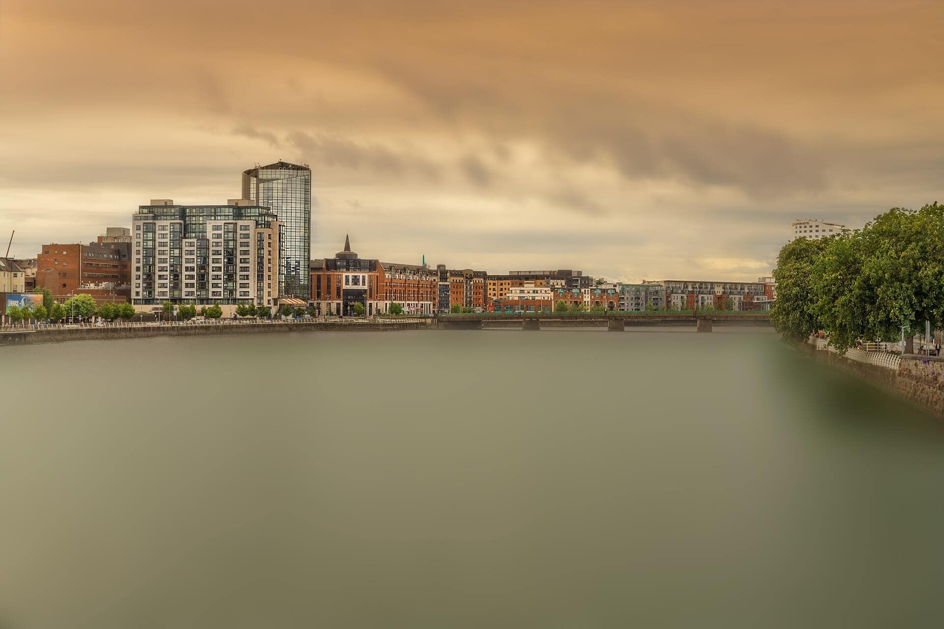 individuelle-gay-urlaub-irland-mietwagenrundreise-highlights-lesbisch-reisen-rundreise-individuell-experten-fuer-schwul-irland-mietwagenrundreise-gay-aktivreisen-irland-Galway-sehenswürdigkeiten-irland-besuchen-limerick individuelle-gay-urlaub-irland-mietwagenrundreise-highlights-lesbisch-reisen-rundreise-individuell-experten-fuer-schwul-irland-mietwagenrundreise-gay-aktivreisen-irland-Galway-sehenswürdigkeiten-irland-besuchen-limerick