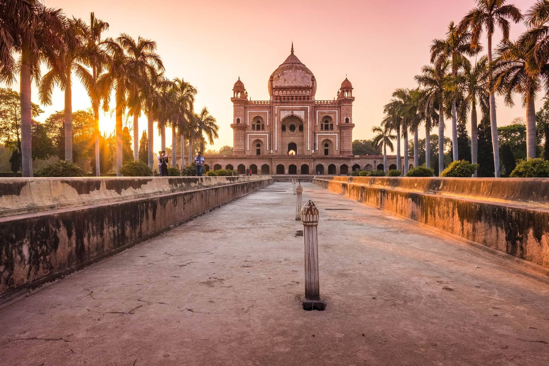 lesbisch-reisen-nach-indien-reise-buchen-lgbti--individuell-geplante-rundreise-kerle-reisen-delhi-mausoleum lesbisch-reisen-nach-indien-reise-buchen-lgbti--individuell-geplante-rundreise-kerle-reisen-delhi-mausoleum