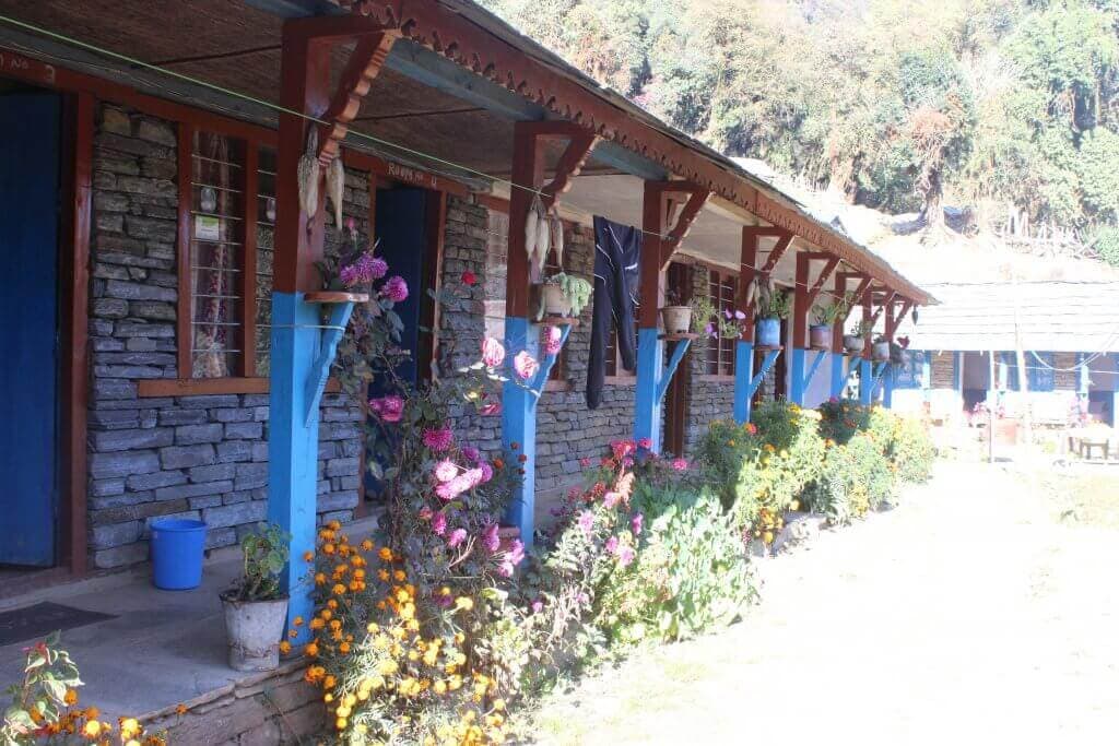nepal-fuer-frauen-trekking-wanderreise-lesbisch-reisen-three-sisters-Tea-house- nepal-fuer-frauen-trekking-wanderreise-lesbisch-reisen-three-sisters-Tea-house-