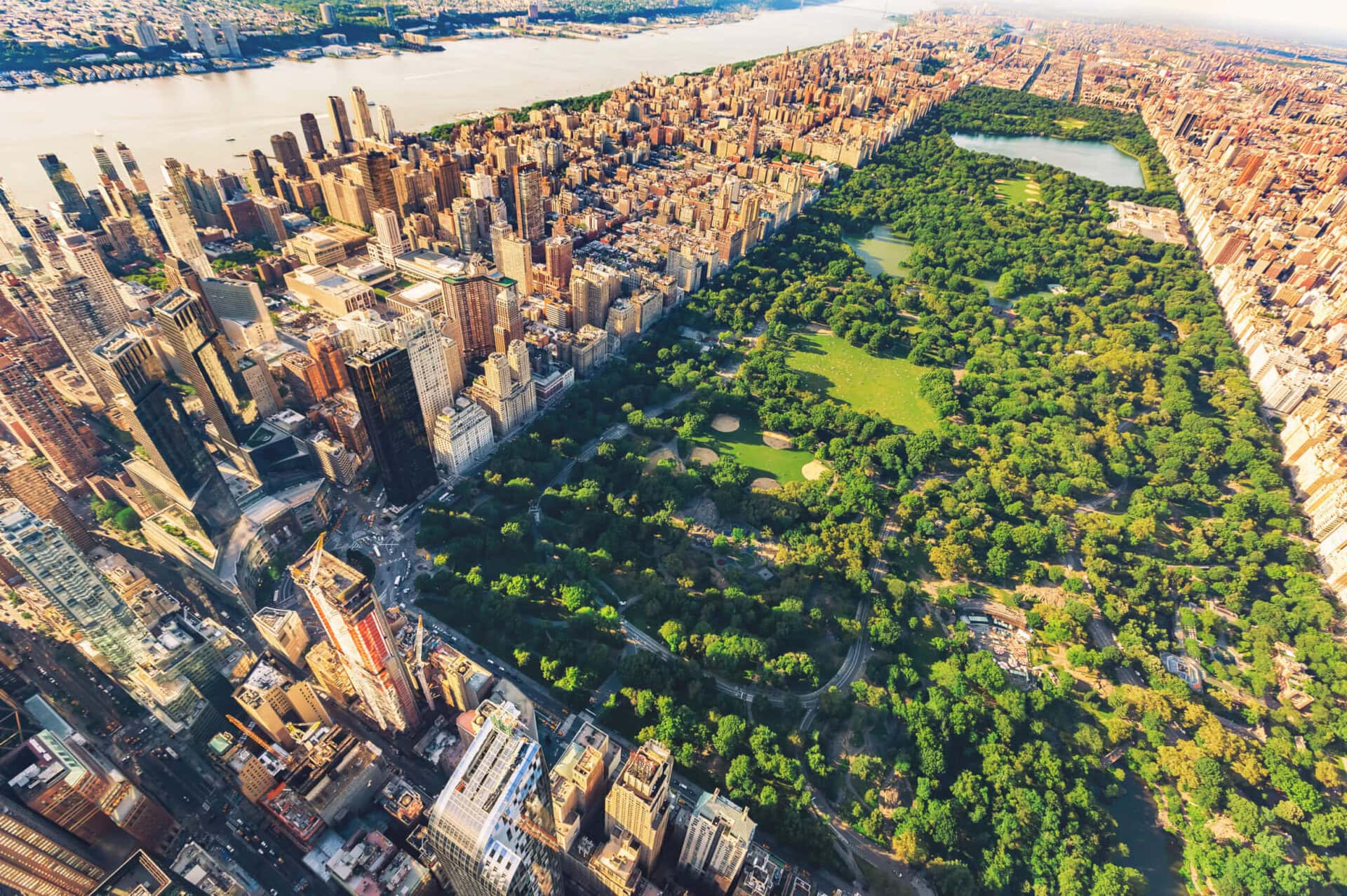 lgbtqi+-gay-pride-new-york-city-manhattan-skyline-central-park central-park-lgbtqi+-gay-pride-new-york-city-manhattan-skyline