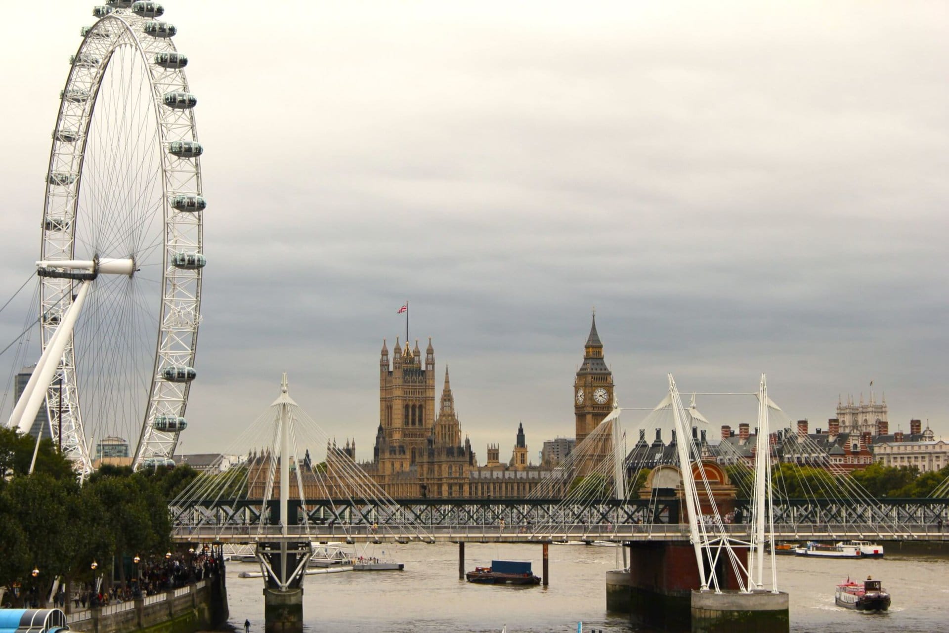 big-ben-themse-gay-pride-london-england-eye-wheel-river lgbtqia+-big-ben-themse-gay-pride-london-england-eye-wheel-river