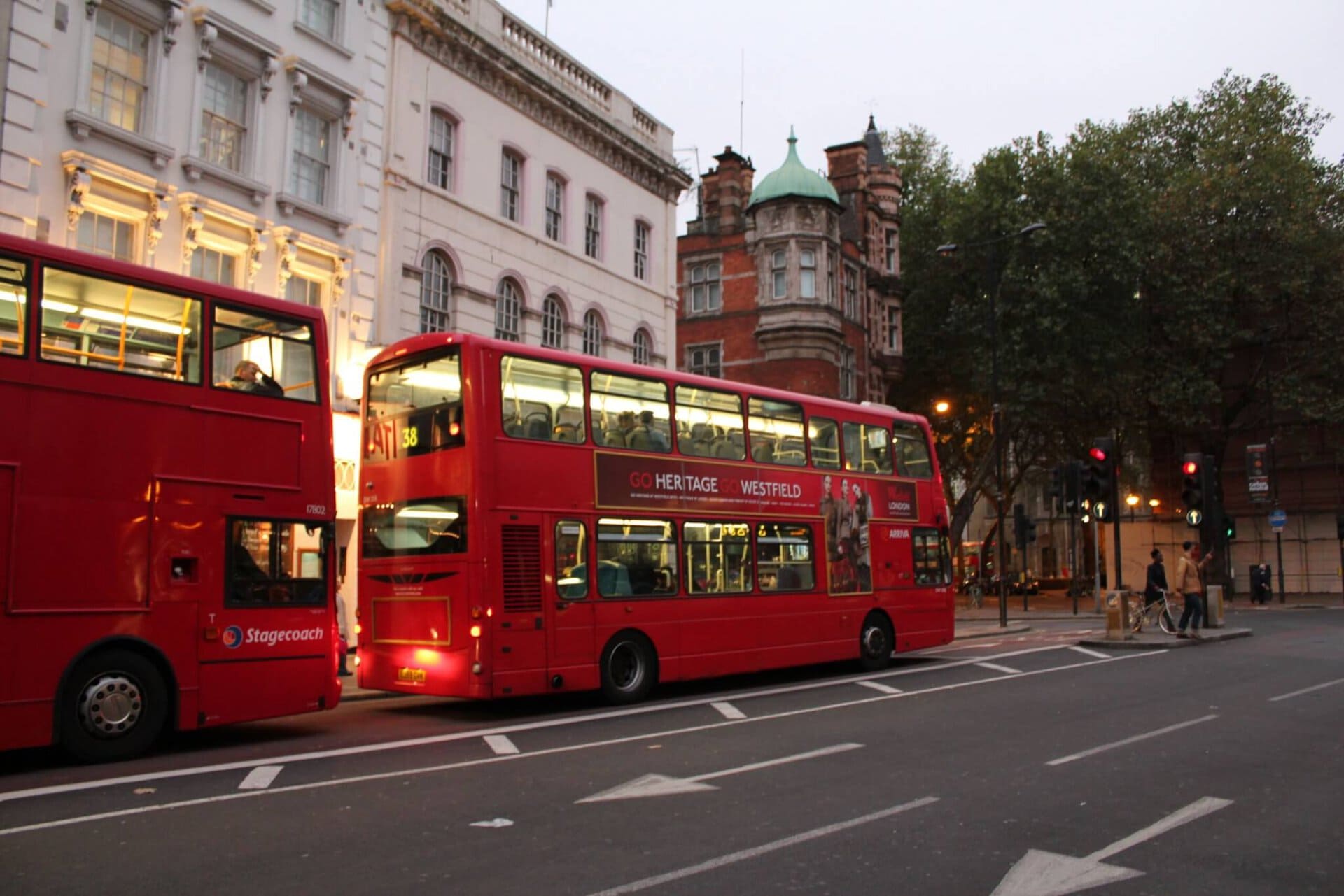party-club-lgbtqia+-gay-pride-london-england-great-britan-urlaub-red-bus city-red-bus-party-club-lgbtqia+-gay-pride-london-england-great-britan-urlaub