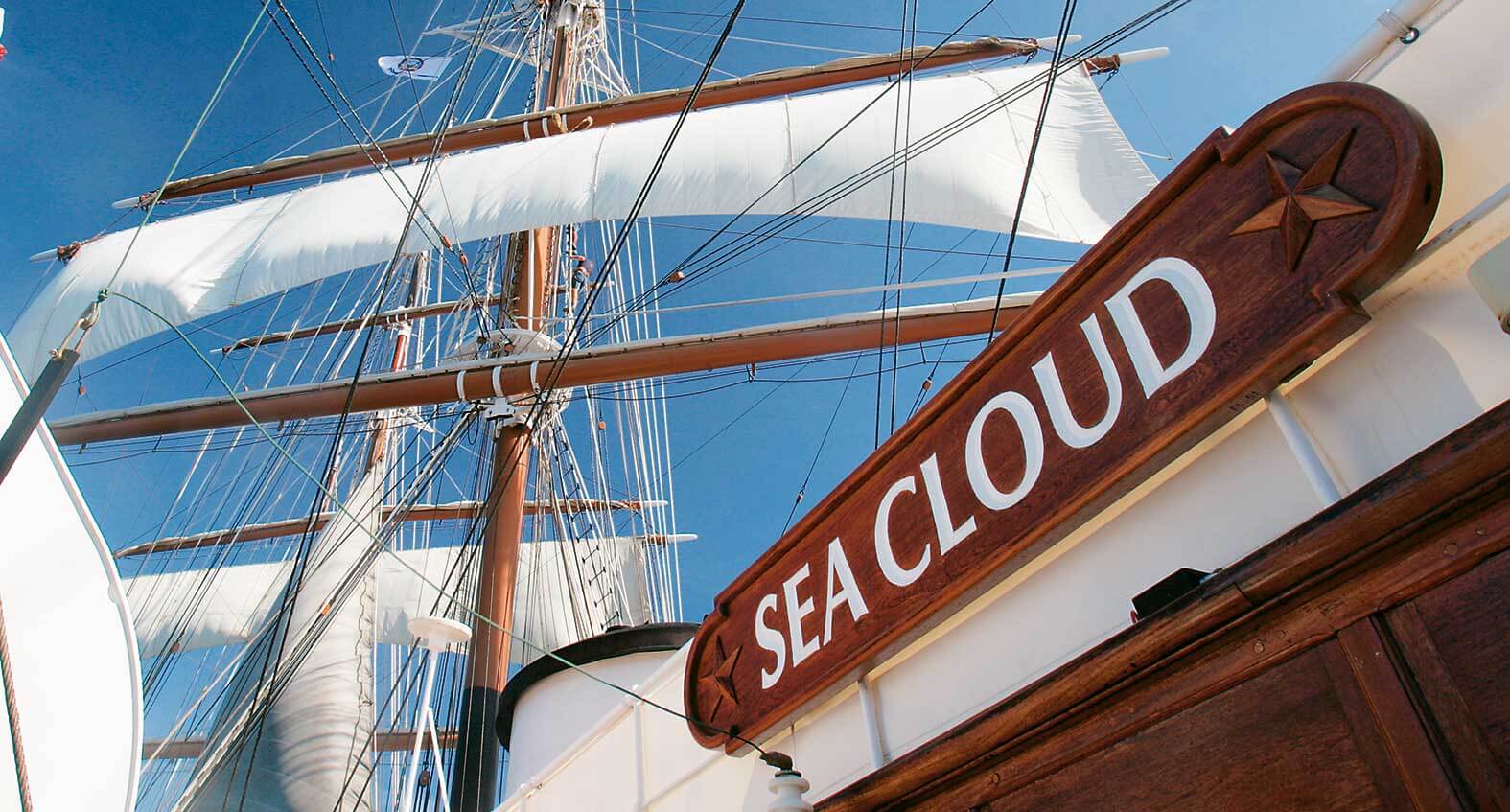 lgbtqia+-gay-sea-cloud-spirit-cruises-schiff-frankreich-italien-mediterrane-küste-urlaub-reisen-kreuzfahrt-windjammererlebnis-segeltörn-schild schild-lgbtqia+-gay-sea-cloud-spirit-cruises-schiff-frankreich-italien-mediterrane-küste-urlaub-reisen-kreuzfahrt-windjammererlebnis-segeltörn