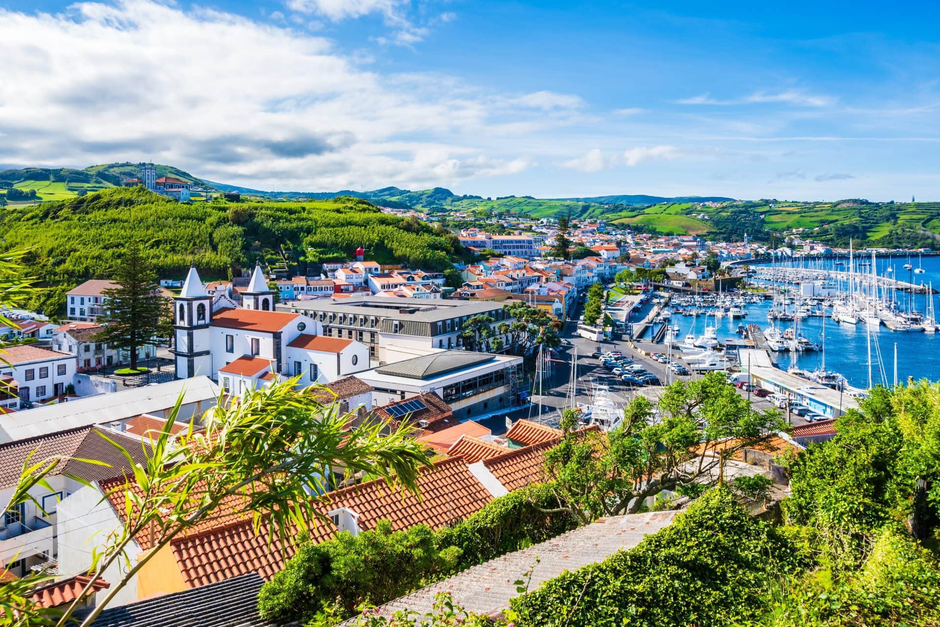beautiful-bay-gay-reise-azoren-portugal-wanderung-urlaub-lgbtqia-aussicht-stadt-faial stadt-faial-beautiful-bay-gay-reise-azoren-portugal-wanderung-urlaub-lgbtqia-aussicht