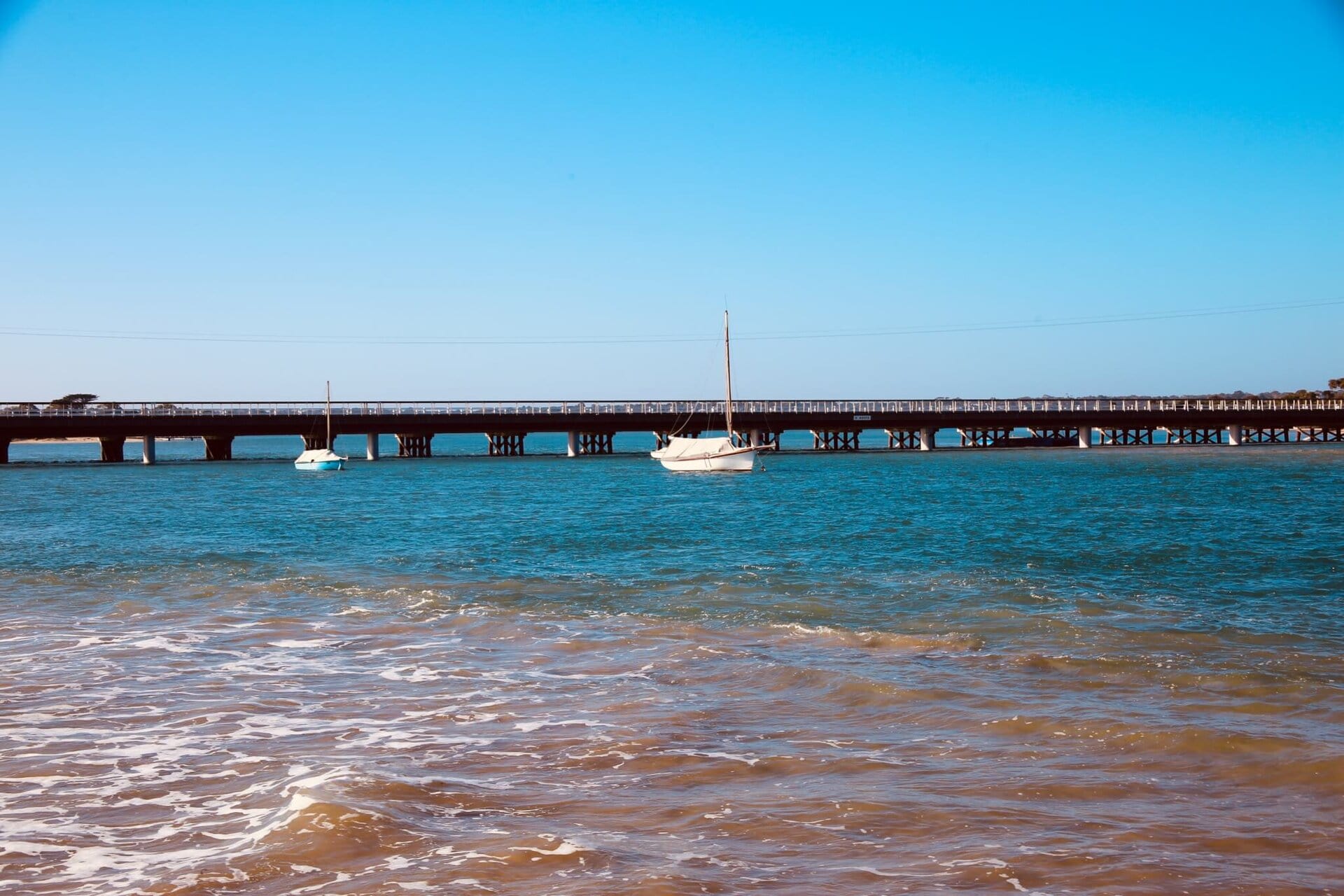 gay-reiseblog-australien-reise-lgbtqia+-urlaub-melbourne-strand-surfer-meer-wein-victoria victoria-gay-reiseblog-australien-reise-lgbtqia+-urlaub-melbourne-strand-surfer-meer-wein