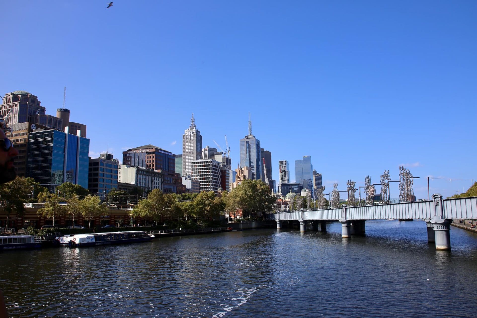 gay-reiseblog-australien-reise-lgbtqia+-urlaub-melbourne-strand-surfer-meer-wein-victoria victoria-gay-reiseblog-australien-reise-lgbtqia+-urlaub-melbourne-strand-surfer-meer-wein
