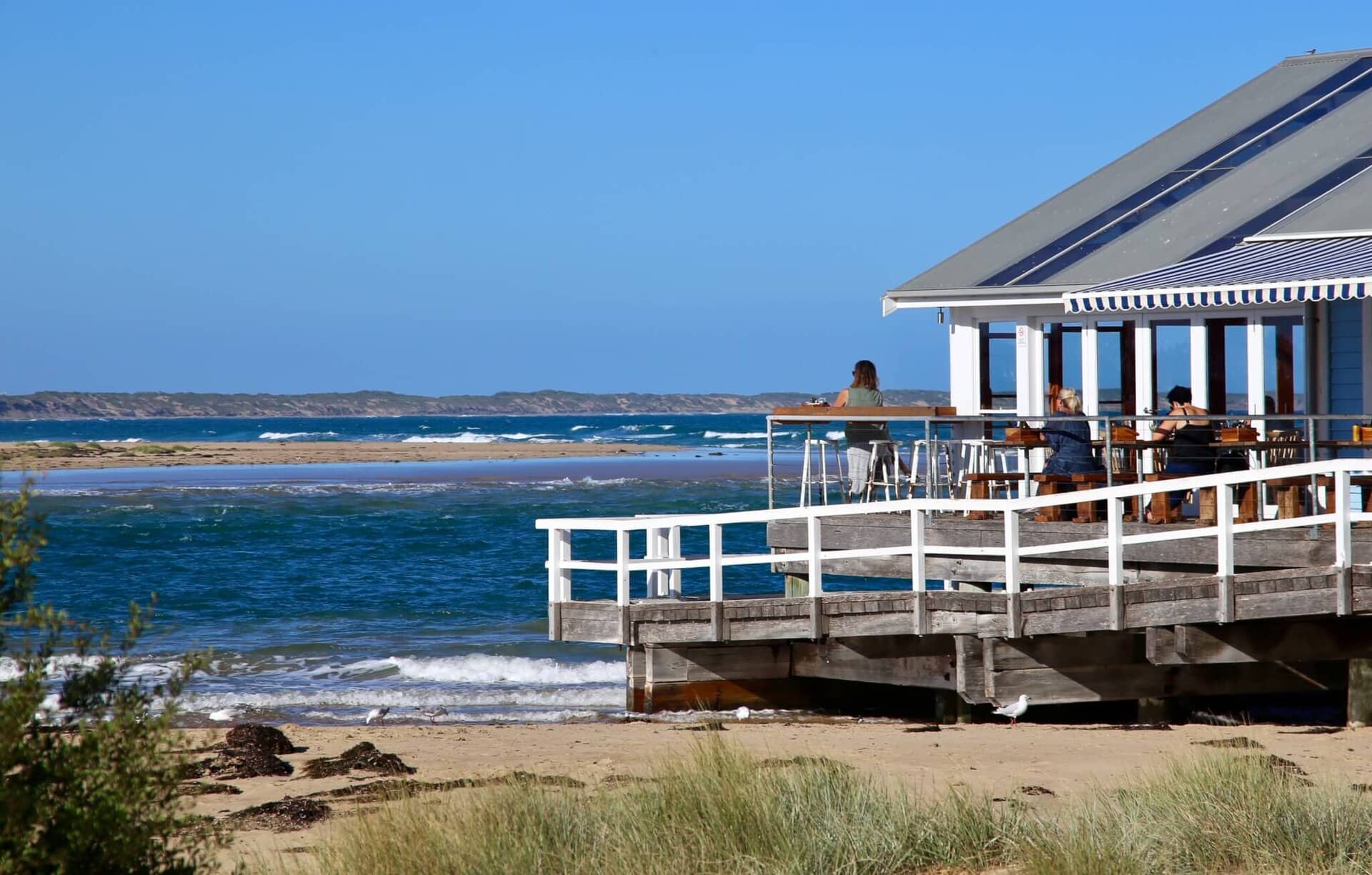 gay-reiseblog-australien-reise-lgbtqia+-urlaub-melbourne-strand-surfer-meer-wein-victoria victoria-gay-reiseblog-australien-reise-lgbtqia+-urlaub-melbourne-strand-surfer-meer-wein