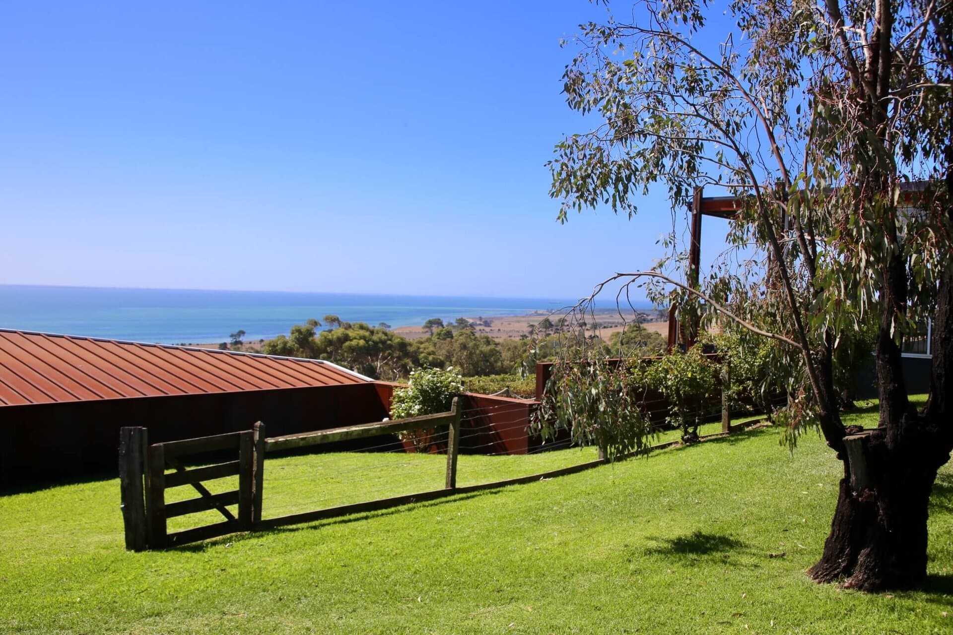 gay-reiseblog-australien-reise-lgbtqia+-urlaub-melbourne-strand-surfer-meer-wein-victoria victoria-gay-reiseblog-australien-reise-lgbtqia+-urlaub-melbourne-strand-surfer-meer-wein
