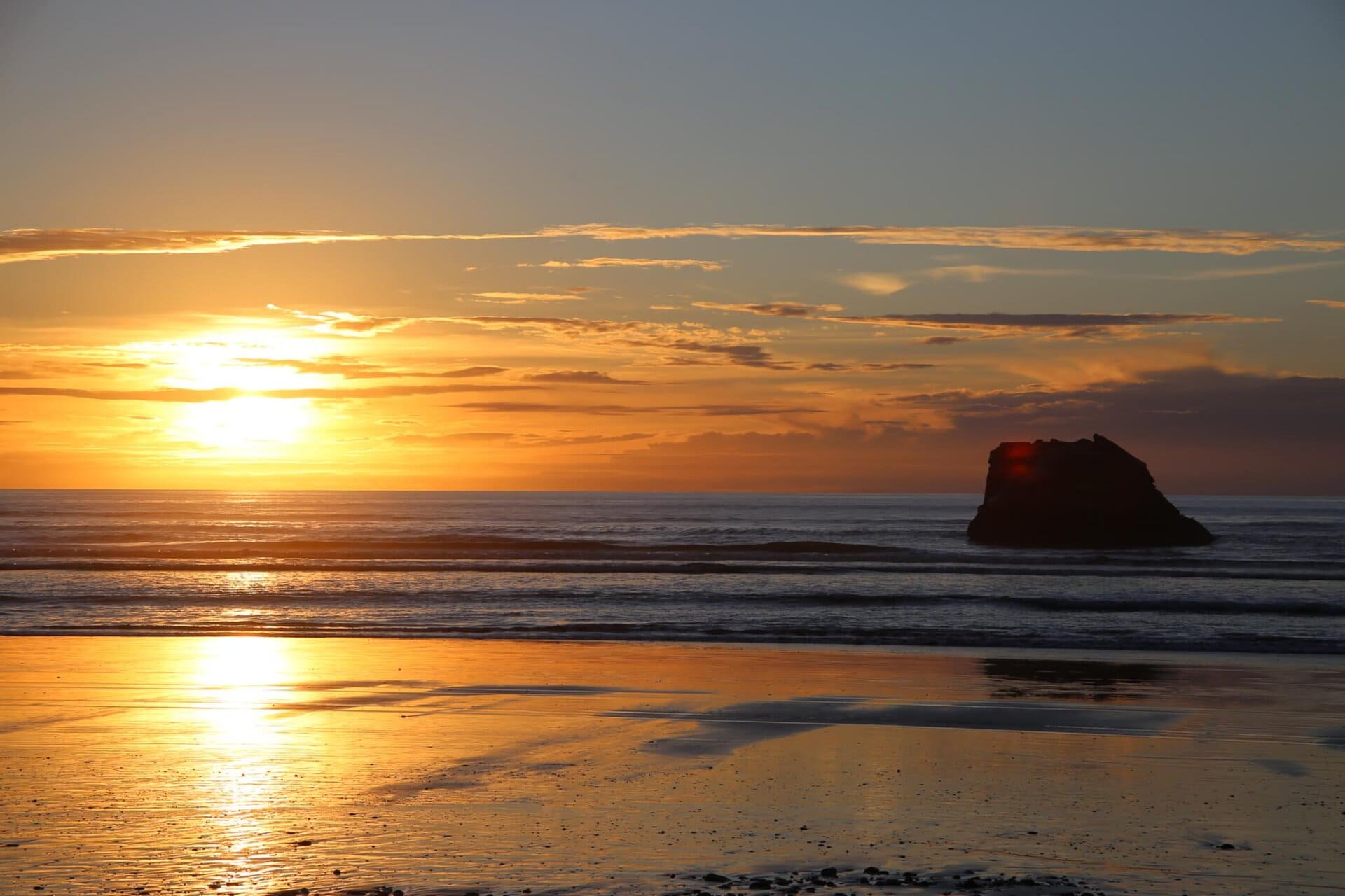 gay-reiseblog-neuseeland-reise-lgbtqia+-urlaub-inseln-strand-surfer-meer-natur-landschaften-südwestpazifik südwestpazifik-gay-reiseblog-neuseeland-reise-lgbtqia+-urlaub-inseln-strand-surfer-meer-natur-landschaften