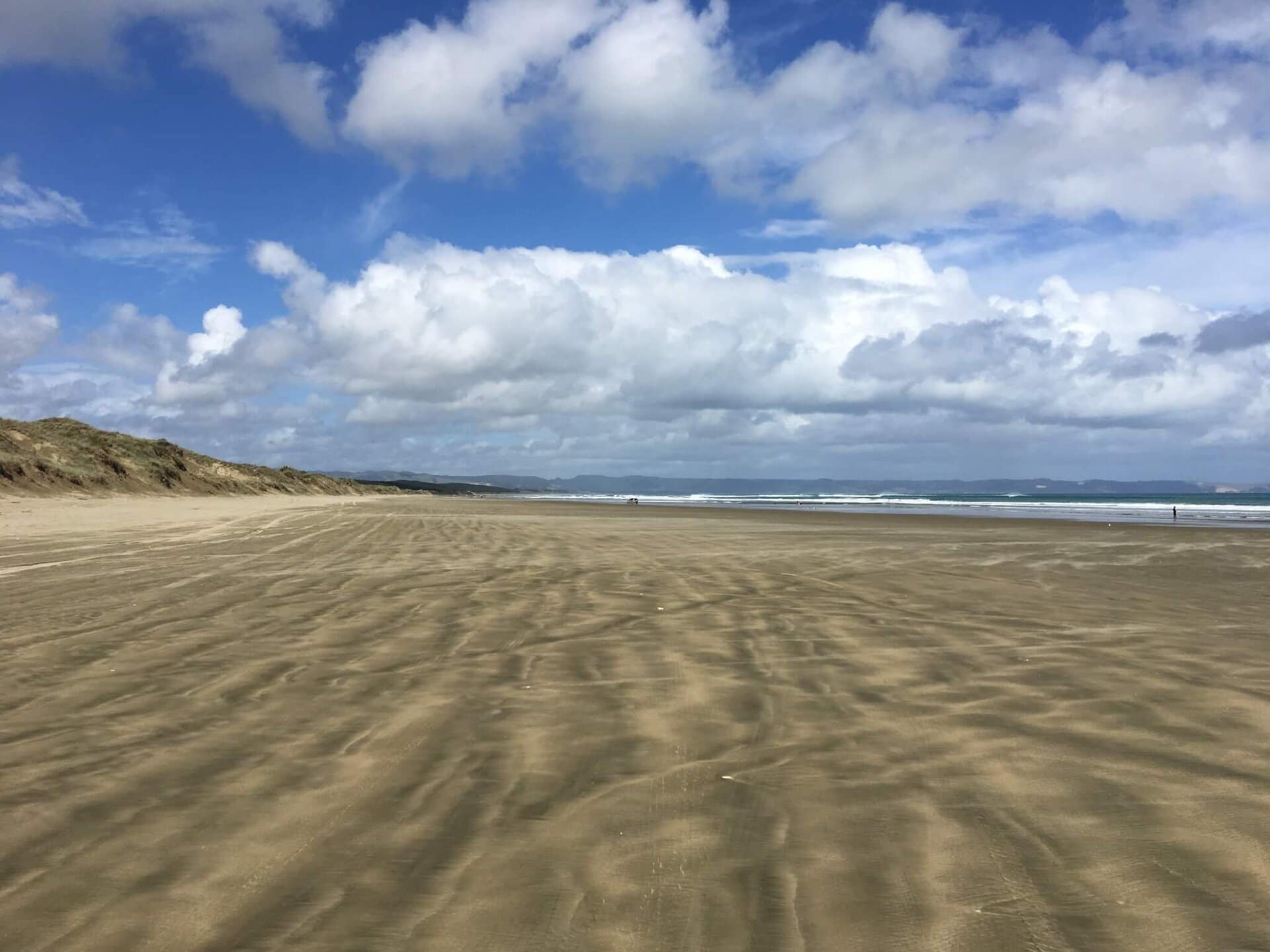 gay-reiseblog-neuseeland-reise-lgbtqia+-urlaub-inseln-strand-surfer-meer-natur-landschaften-südwestpazifik südwestpazifik-gay-reiseblog-neuseeland-reise-lgbtqia+-urlaub-inseln-strand-surfer-meer-natur-landschaften