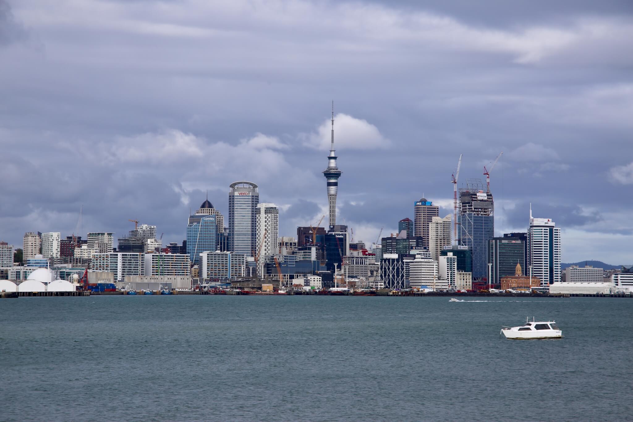 gay-reiseblog-neuseeland-reise-lgbtqia+-urlaub-inseln-strand-surfer-meer-natur-landschaften-südwestpazifik südwestpazifik-gay-reiseblog-neuseeland-reise-lgbtqia+-urlaub-inseln-strand-surfer-meer-natur-landschaften