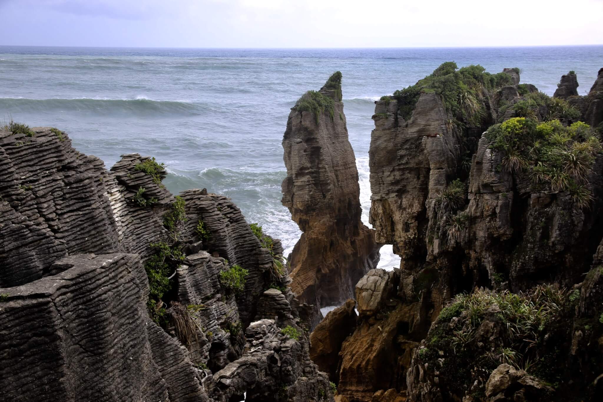 gay-reiseblog-neuseeland-reise-lgbtqia+-urlaub-inseln-strand-surfer-meer-natur-landschaften-südwestpazifik südwestpazifik-gay-reiseblog-neuseeland-reise-lgbtqia+-urlaub-inseln-strand-surfer-meer-natur-landschaften