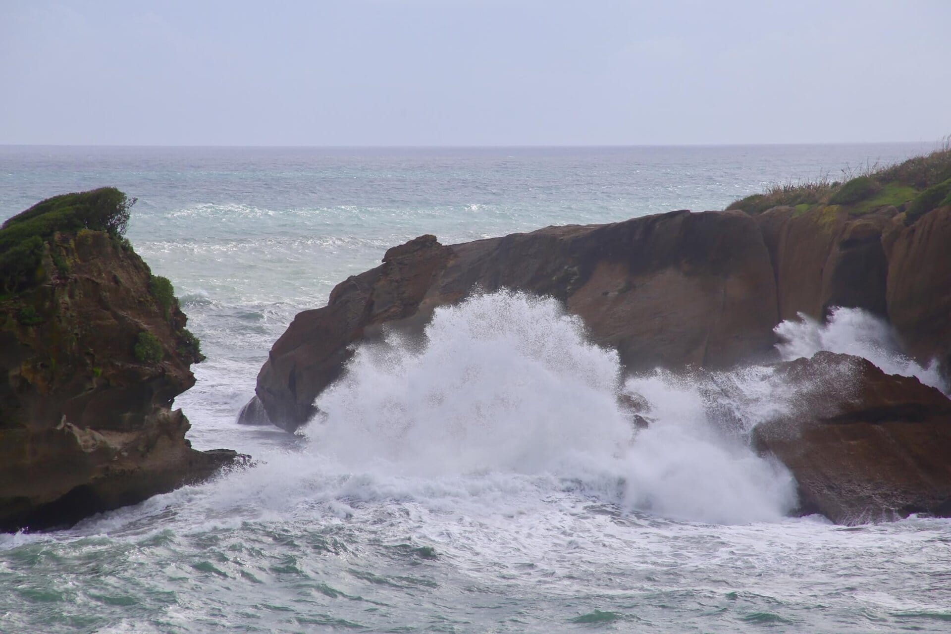 gay-reiseblog-neuseeland-reise-lgbtqia+-urlaub-inseln-strand-surfer-meer-natur-landschaften-südwestpazifik südwestpazifik-gay-reiseblog-neuseeland-reise-lgbtqia+-urlaub-inseln-strand-surfer-meer-natur-landschaften