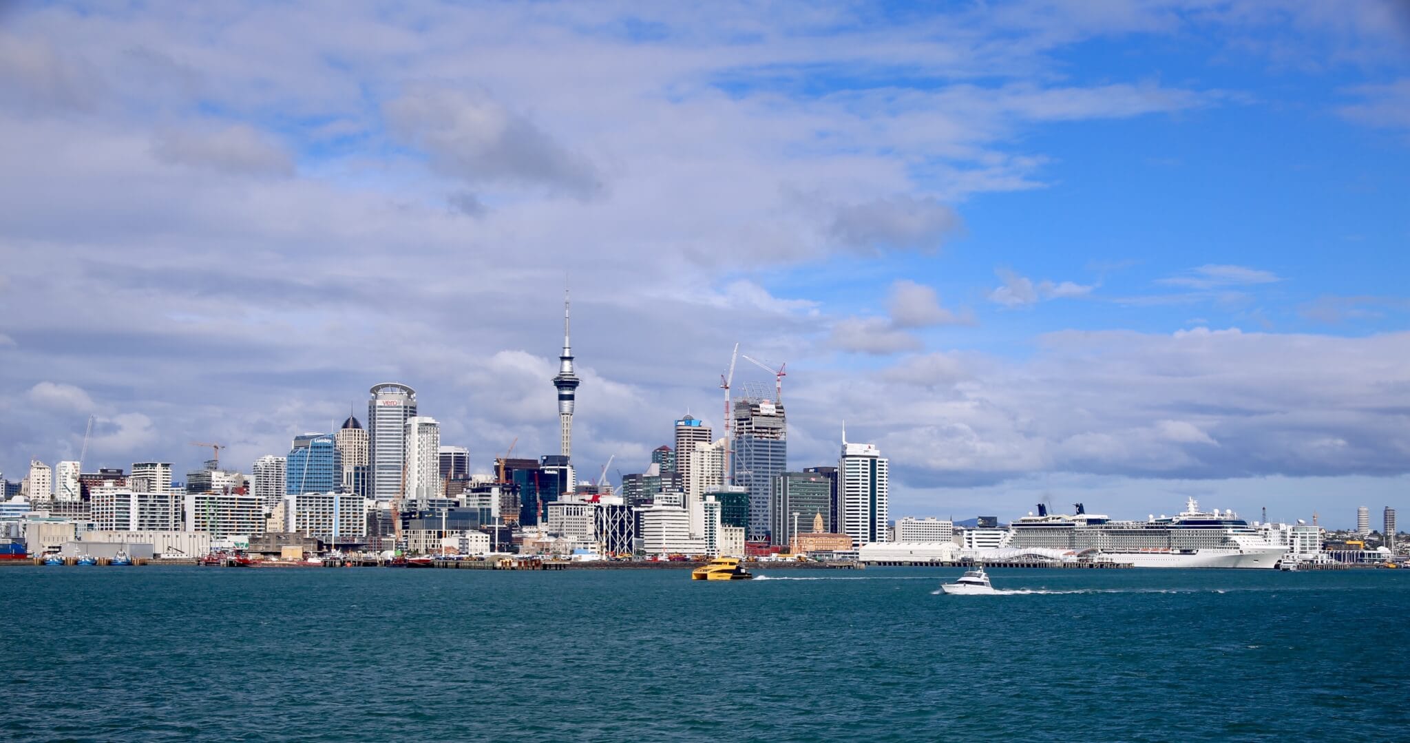 gay-reiseblog-neuseeland-reise-lgbtqia+-urlaub-inseln-strand-surfer-meer-natur-landschaften-südwestpazifik südwestpazifik-gay-reiseblog-neuseeland-reise-lgbtqia+-urlaub-inseln-strand-surfer-meer-natur-landschaften