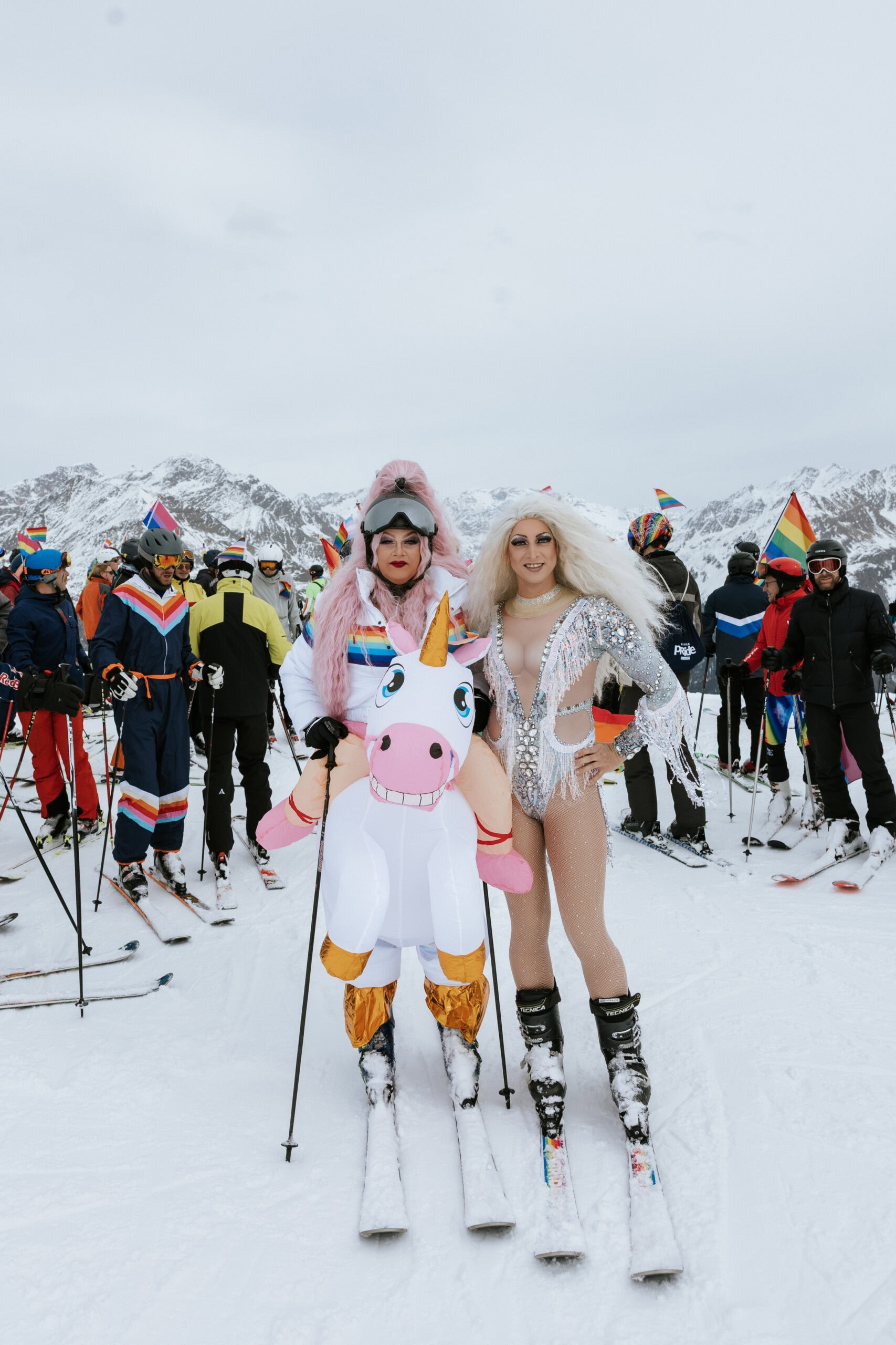 einhorn-foto-by-winterpride-piste-winter-pride-oesterreich-soelden-gaudi-gay-lgbtqia-fun-party-event-skifahren skifahren-einhorn-foto-by-winterpride-piste-winter-pride-oesterreich-soelden-gaudi-gay-lgbtqia-fun-party-event