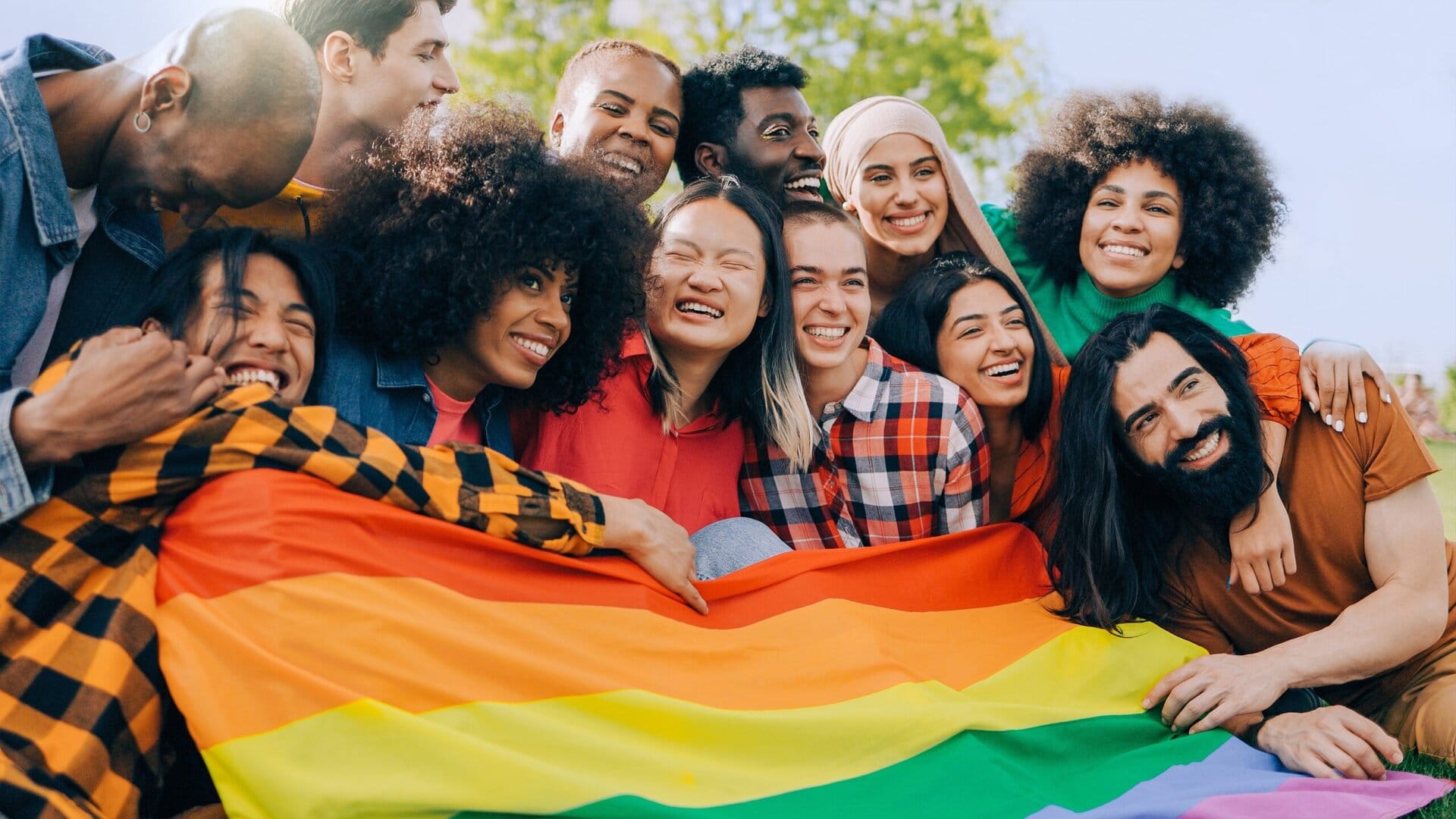 happy-diverse-people-lgbt-rainbow-flag-diversity-suedafrika-gay-reise-tiere-reise-buchen-rundreise-urlaub-fuer-schwule-planen-reisespezialist-mietwagenrundreise-safari-rainbow-nation rainbow-nation-happy-diverse-people-lgbt-rainbow-flag-diversity-suedafrika-gay-reise-tiere-reise-buchen-rundreise-urlaub-fuer-schwule-planen-reisespezialist-mietwagenrundreise-safari