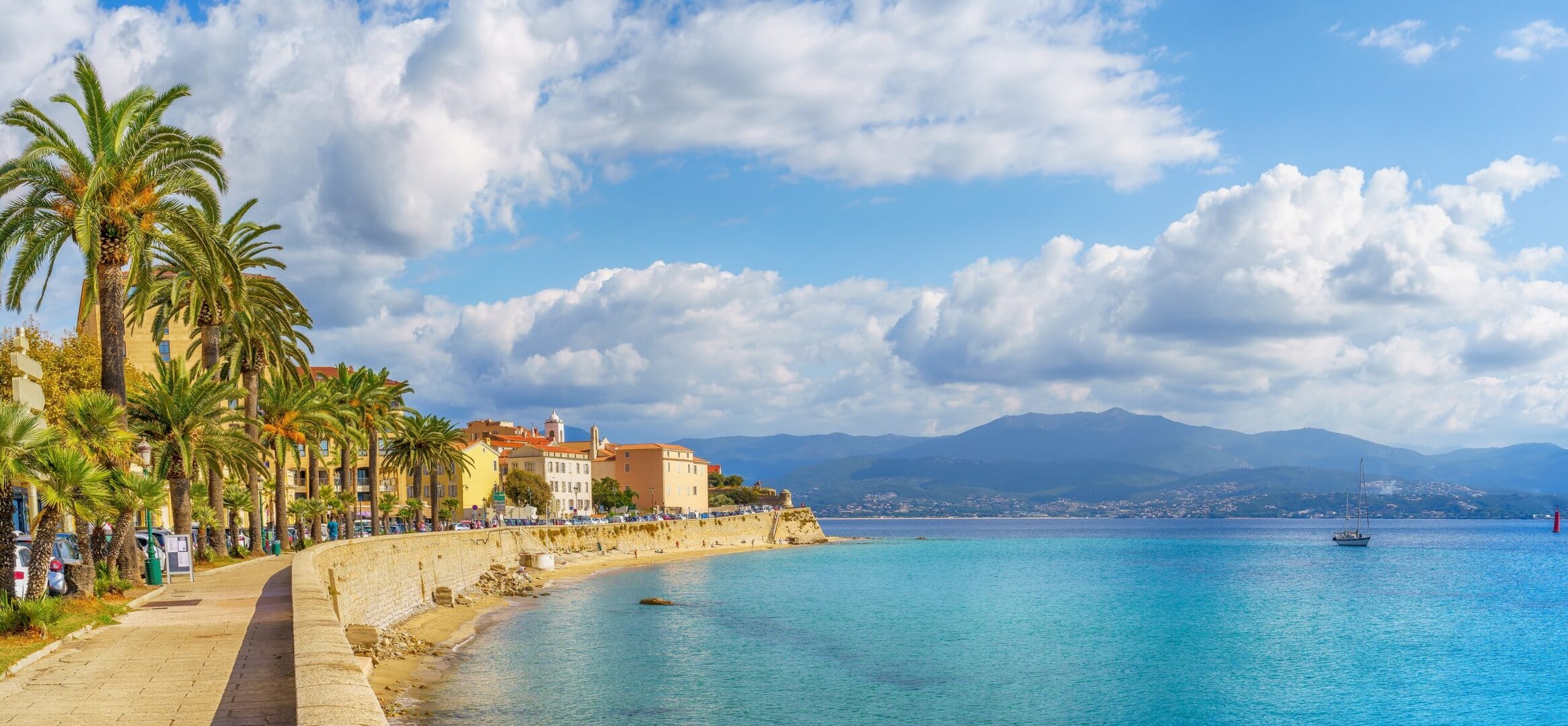 ajaccio-saint-francois-beach-gay-explora-journeys-cruises-italien-frankreich-urlaub-reisen-luxus-kreuzfahrt-lgbtqia-korsika