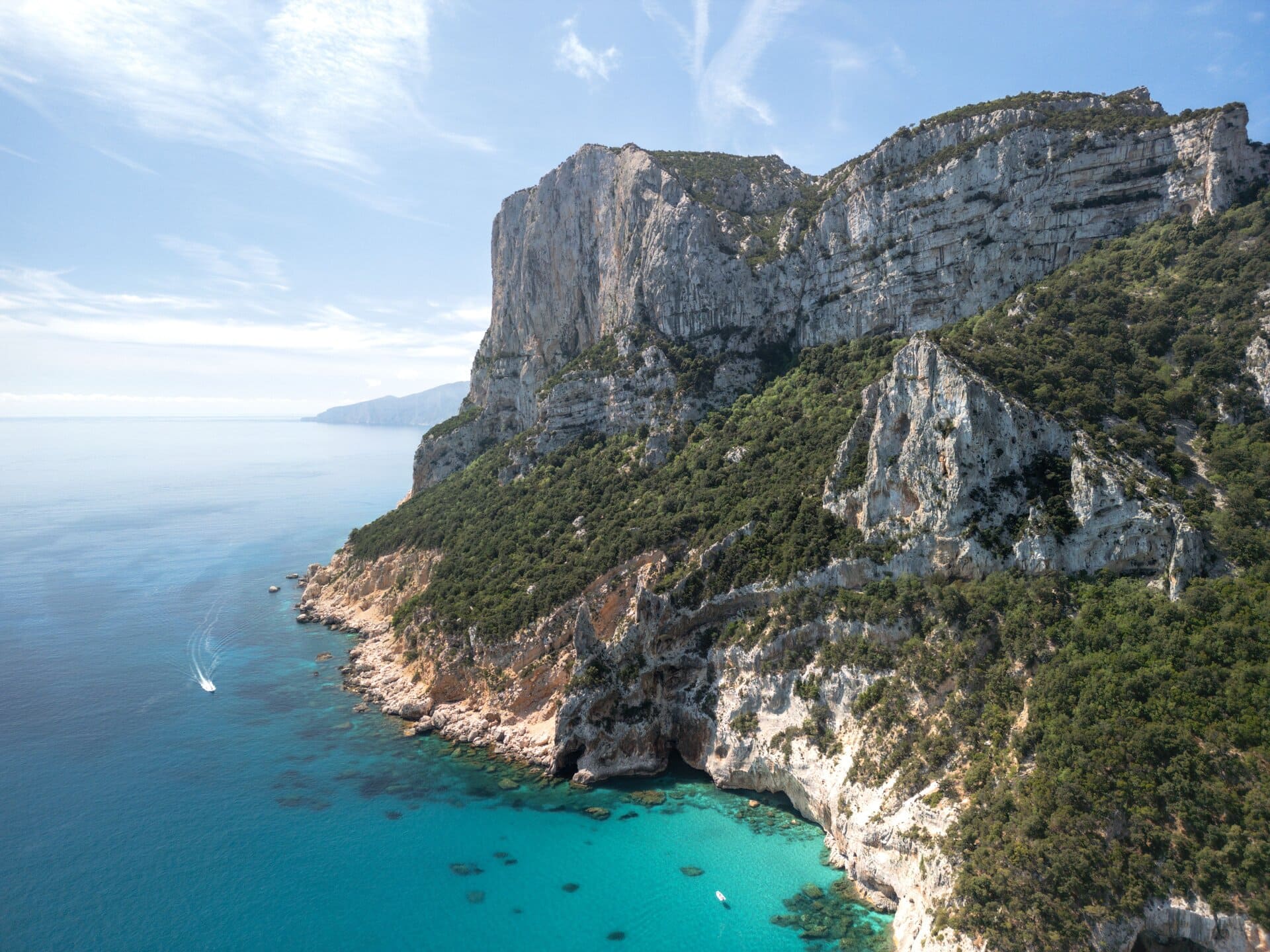 monte-plummare-golfo-di-orosei-gay-reise-sardinien-wandern-abenteuer-natur-landschaften-mediteran-mittelmeer-miniaturkontinent-urlaub-lgbtqia-berge-bucht golfo-di-orosei-gay-reise-sardinien-wandern-abenteuer-natur-landschaften-mediteran-mittelmeer-miniaturkontinent-urlaub-lgbtqia-berge-bucht-monte-plummare