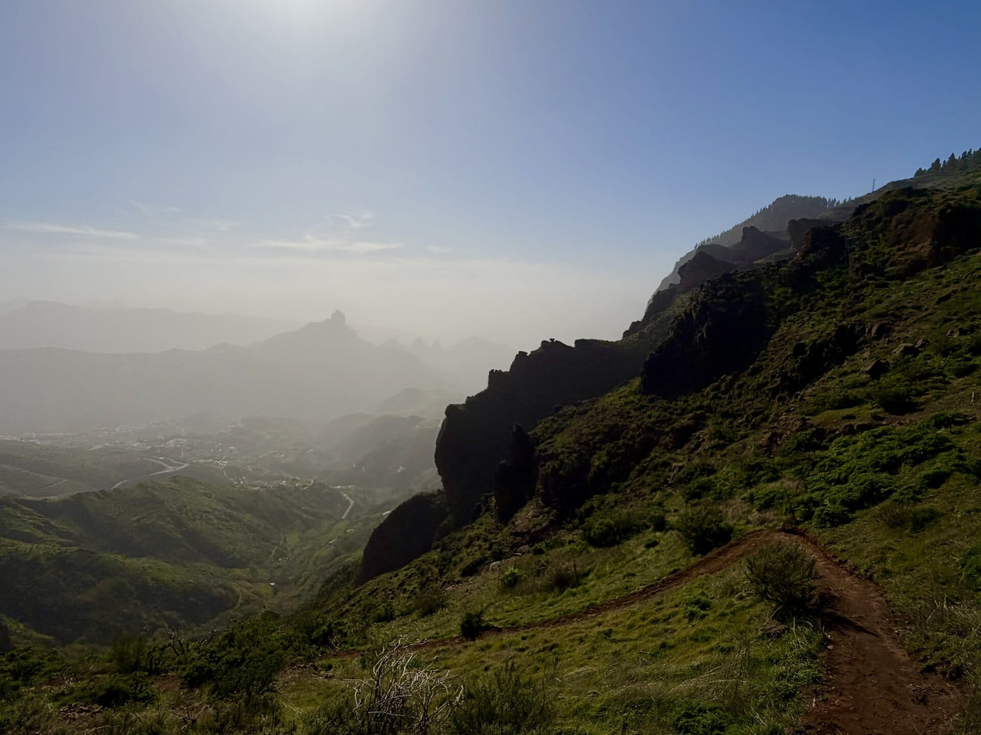natur-sonne-bergwipfel-gay-reiseblog-gran-canaria-wanderreise