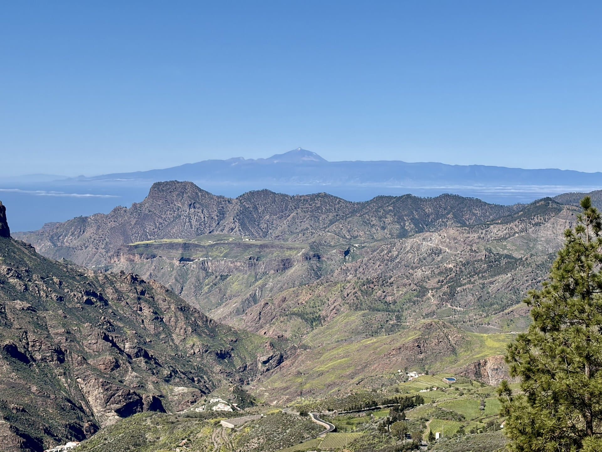 gay-bergpanorama-reiseblog-natur-sonne-gran-canaria-wanderreise