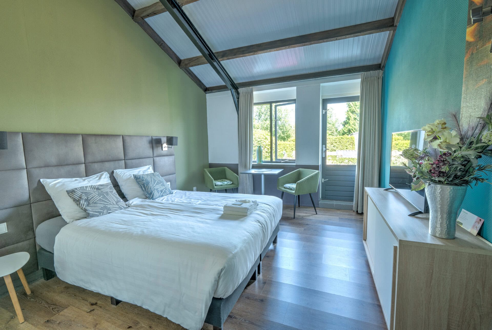 gay-only-hotel-niederlande-holland-schwules-reisen-hotelzimmer