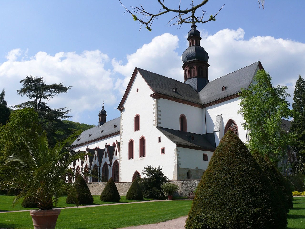 Kloster Eberbach im Rheingau lesbische Gruppenreise in Deutschland