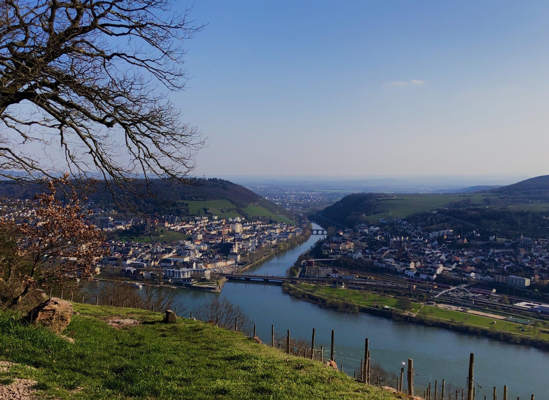 Nahemündung bei Bingen mit Blick auf den Rhein und das Mittelrheintal