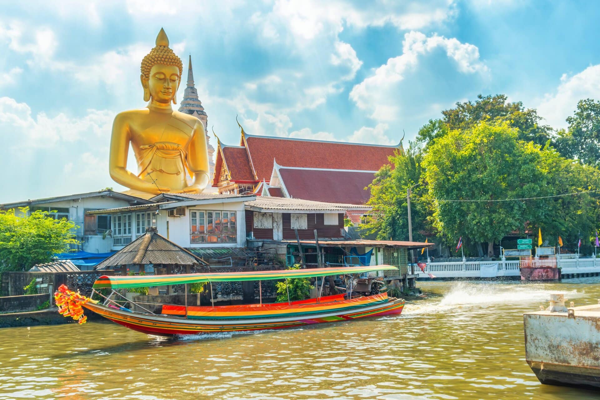 canal-bangkok-gay-urlaub-thailand-reise-thailand-tropical-long-tail-boat-luxus-private-rundreise-gay-urlaub-thailand-reise-traditional-long-tail-boat