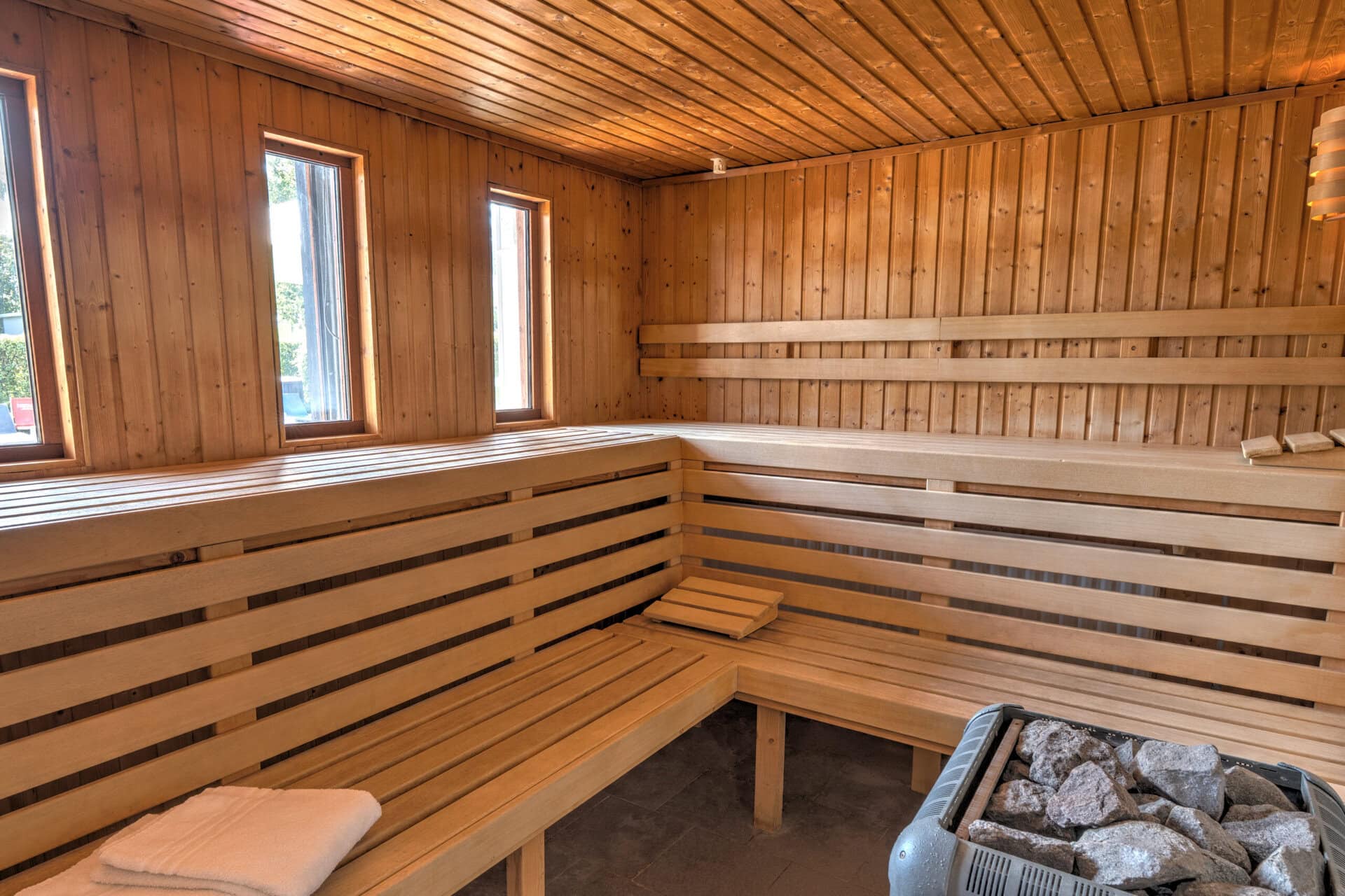 europa-saunalanschaft-mit-spa-holland-im-gay-only-hotel-niederlande-schwules-reisen