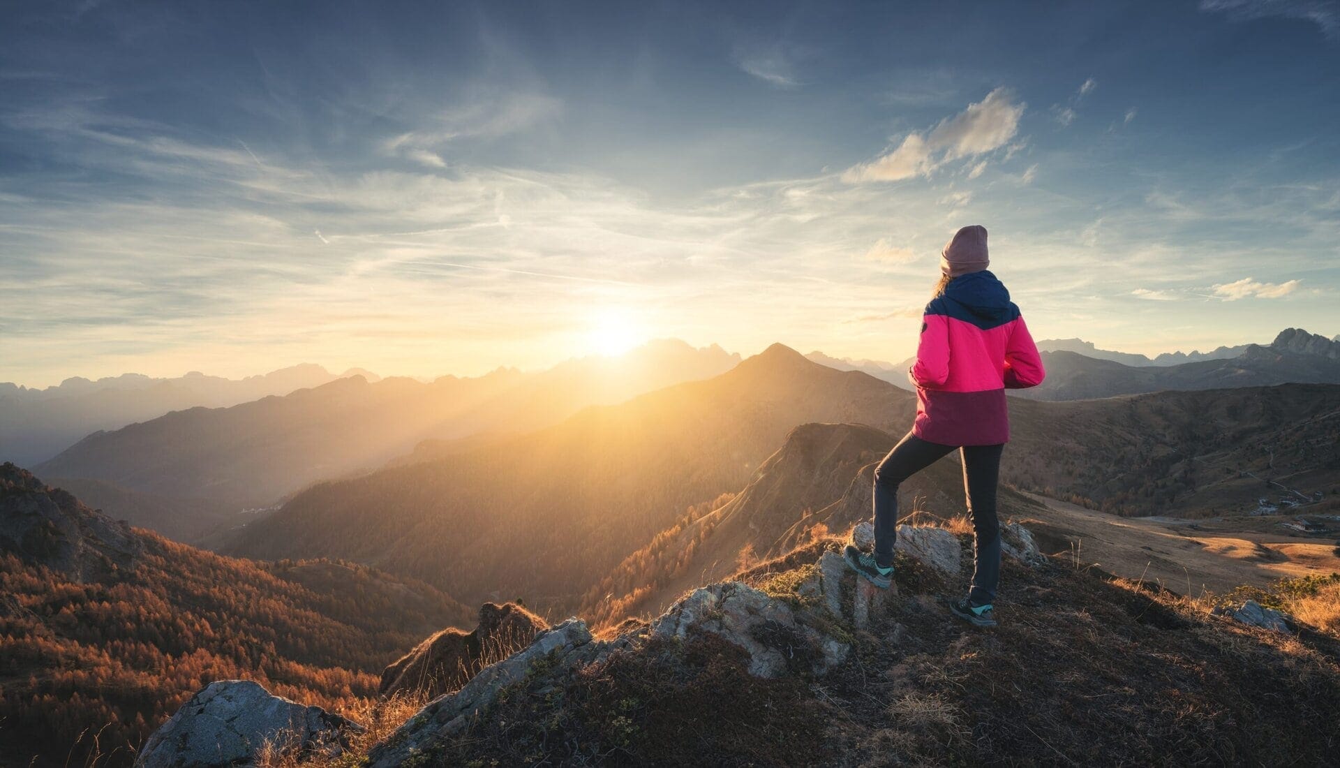 Gemeinsam wandern auf einer Reise für lesbische Frauen im Wallis