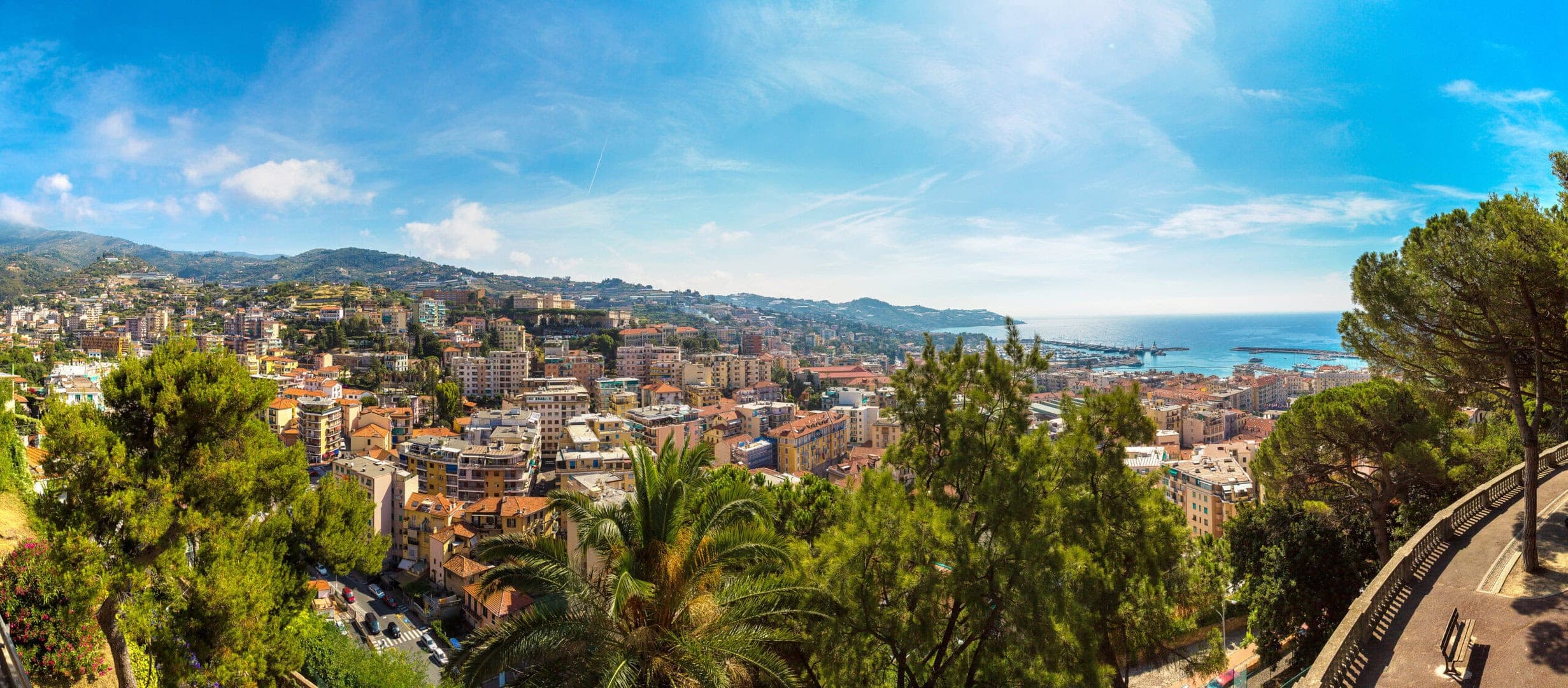 Panoramablick auf Sanremo an der italienischen Riviera als Station der Gay Sea Cloud Cruise mit der SEA CLOUD SPIRIT