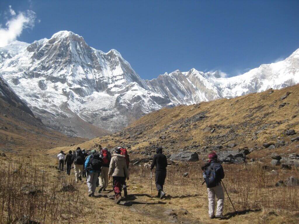 frauen-lesbisch-reisen-nepal-wanderreise-himalaya-fuer-frauen-three-sisters